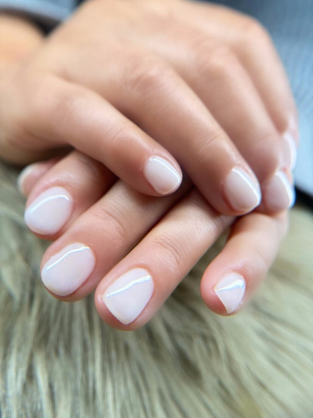 Nageldesign in dezenter Farbe